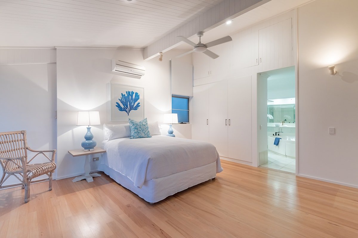 NOOSA HILL HOLIDAY HOUSE – JUST BREATHTAKING gallery image 5