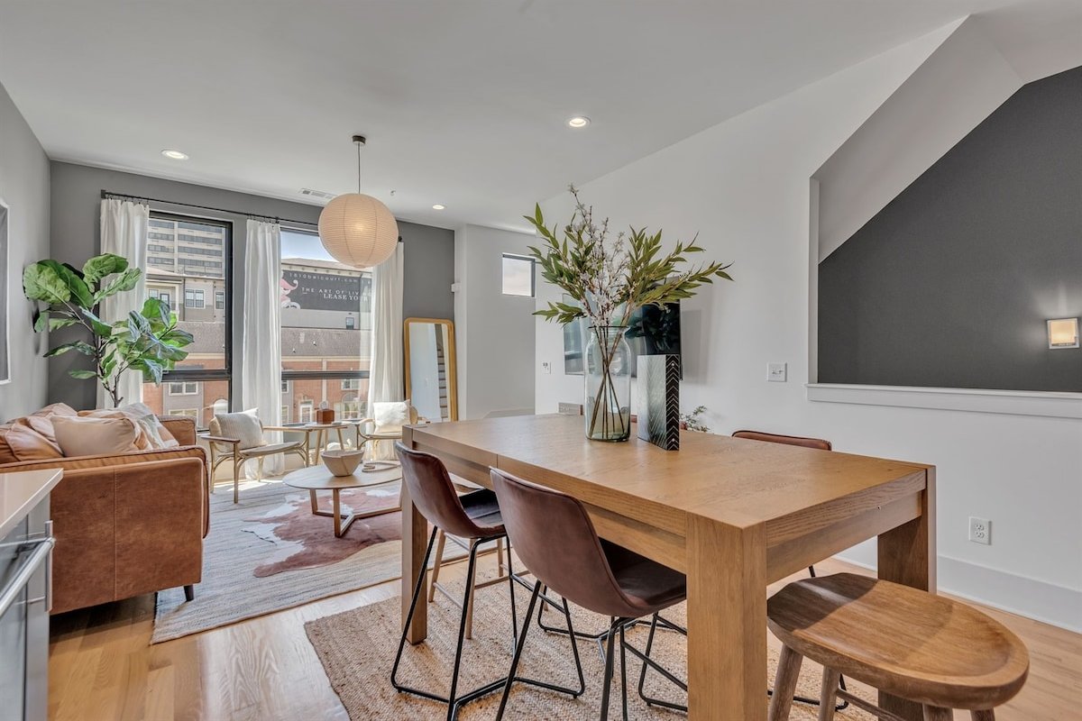 NEW Charming Home in the Heart of Nashville gallery image 4