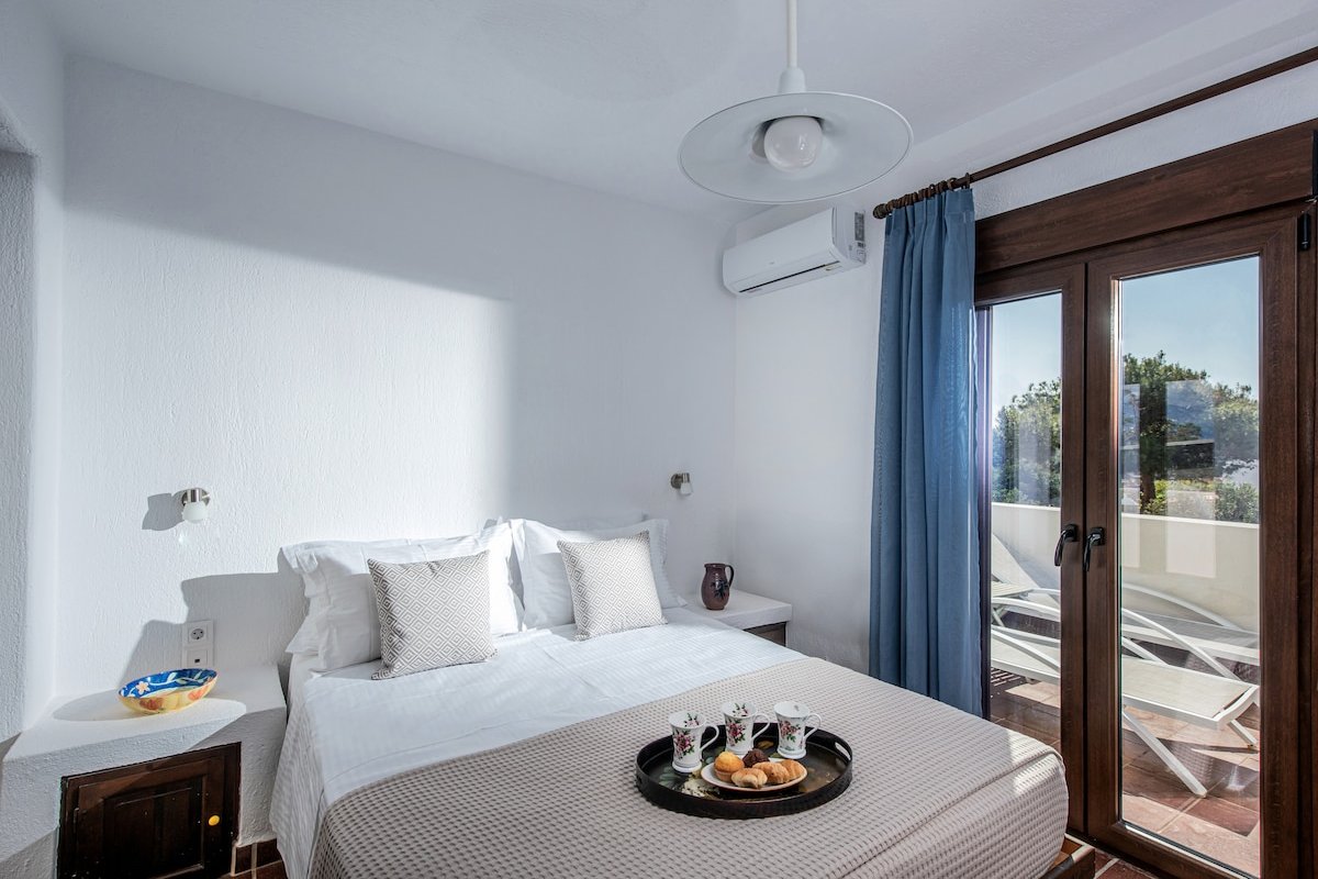 Villa Sunrise Majestic Seaview with Private Pool gallery image 4