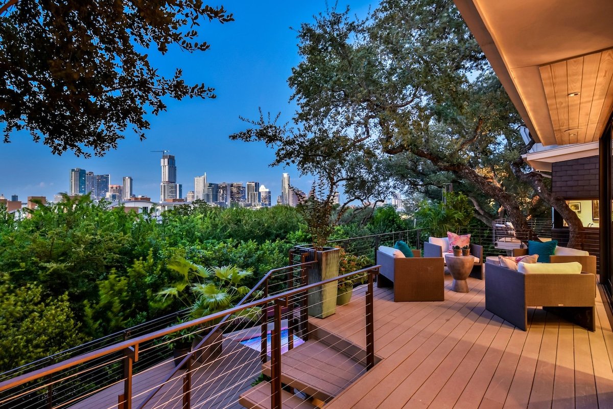 Above Capitol View I Skyline Views I Pool/Spa I Ev gallery image 2