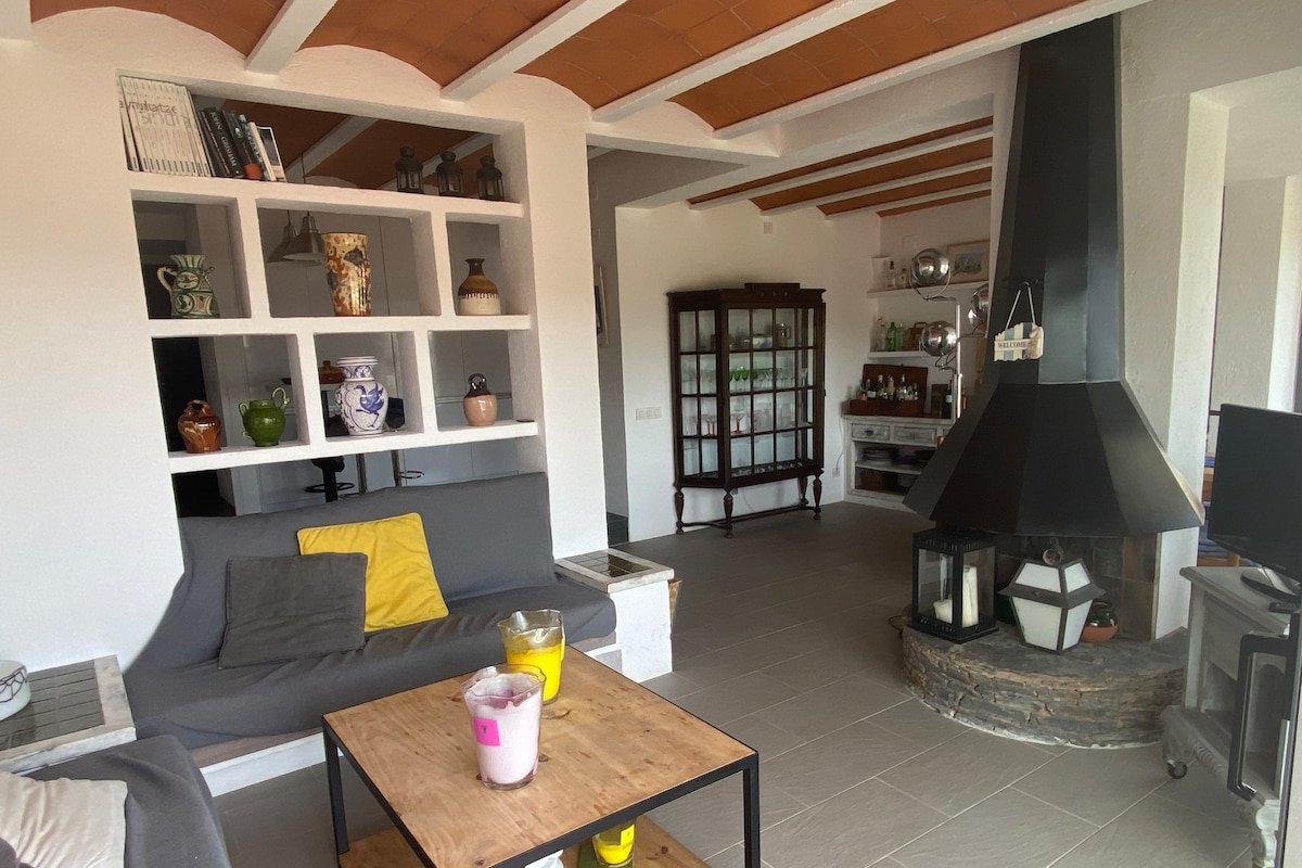 Casa-apto con amplias vistas al mar y jardín. gallery image 3