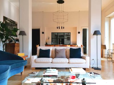 Luminoso appartamento con terrazzo verdeggiante nel cuore dei Navigli