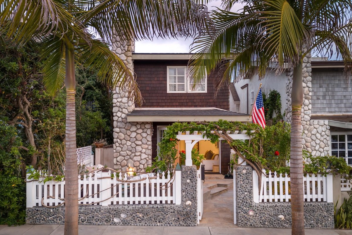 Nantucket-Style Home, Ocean Views + Rooftop Deck gallery image 2