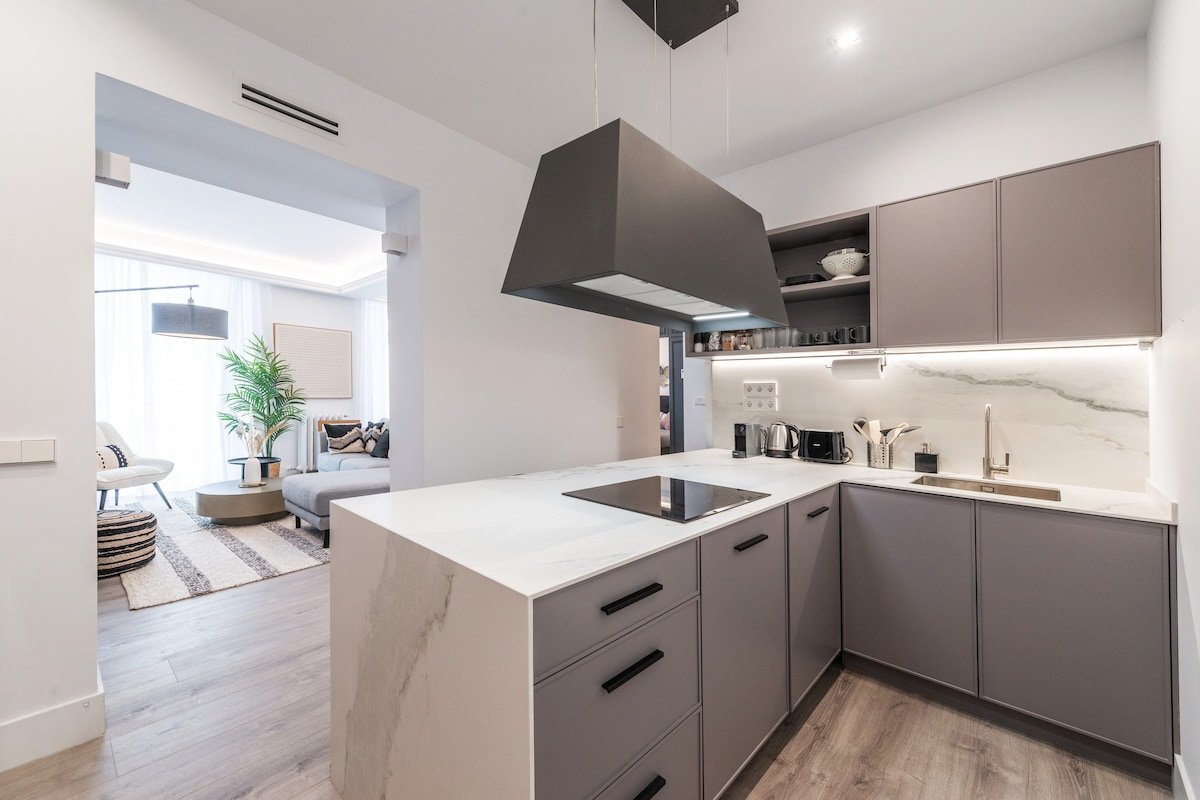 Super Chic Design Luxury Flat Chueca gallery image 5