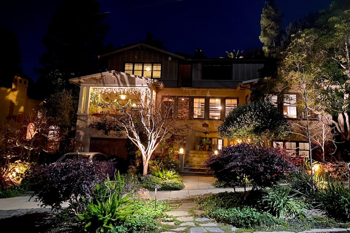 Luxury 3BR Rockridge Retreat-Walk to everything! gallery image 2