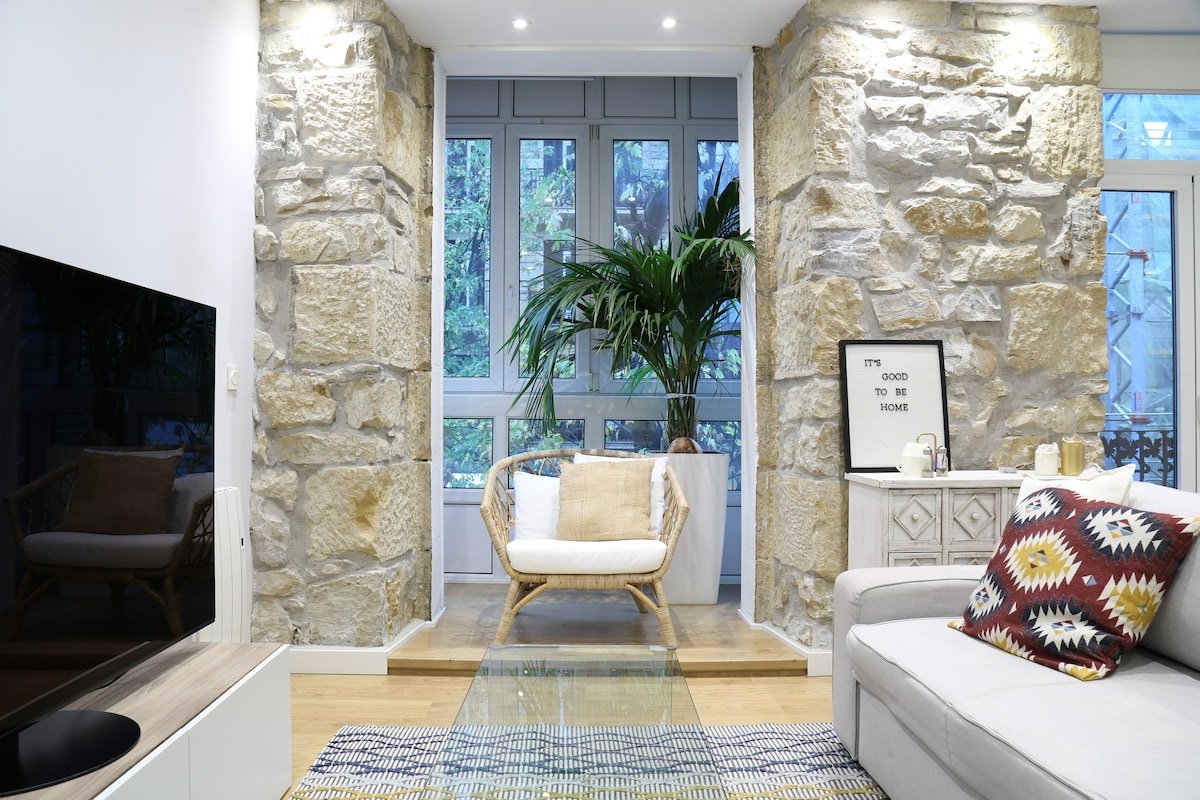 Cozy and centric apartment by Cisan Rentals gallery image 3