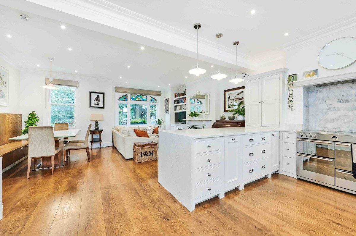 Immaculate Victorian Home – Stylish London Stay gallery image 5