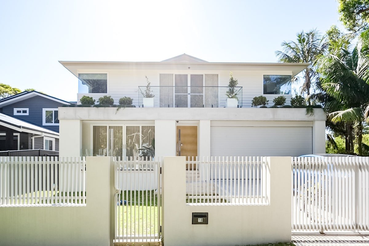 Bundeena’s best-10br-Pool- 2 mins to Hordens Beach gallery image 3