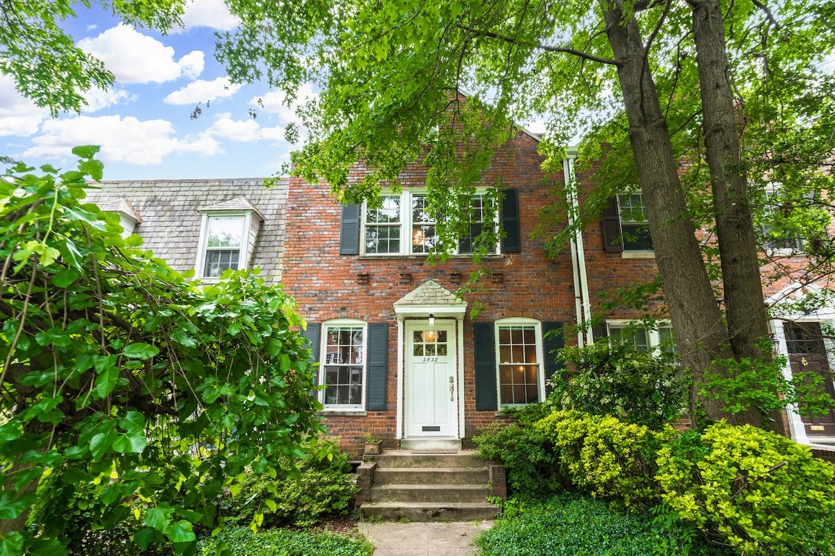 Terraced Townhouse Getaway in Georgetown gallery image 3