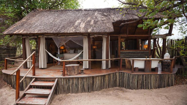 Sindabezi Island Lodge Honeymoon Chalet