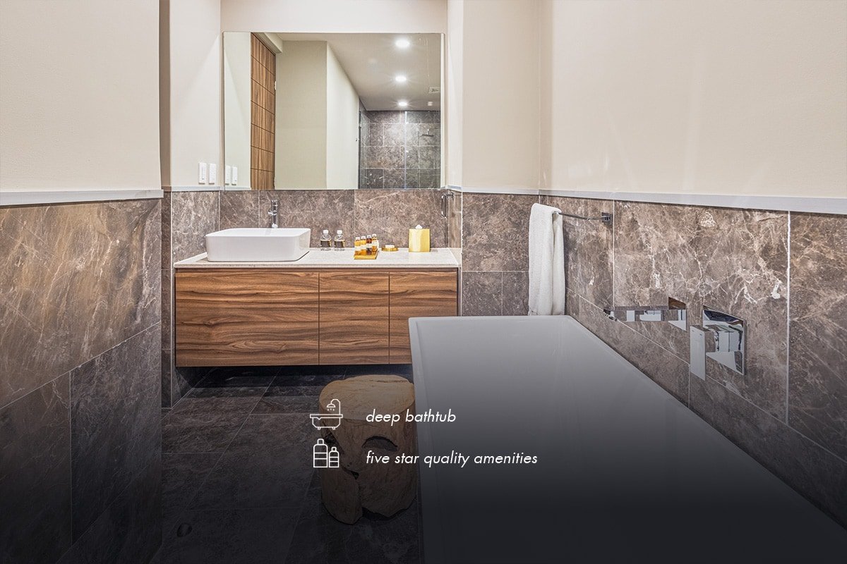 Roma Cool Ste 3BR/3BA Resort Style POOL & GYM 6pax gallery image 4