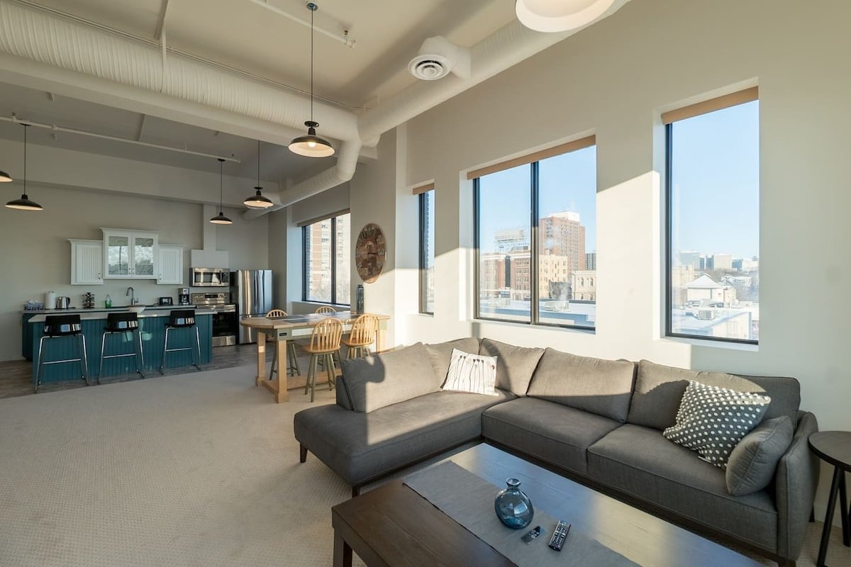 #7 Executive Stay Gorgeous 2 Bedroom 2 Bathroom gallery image 2