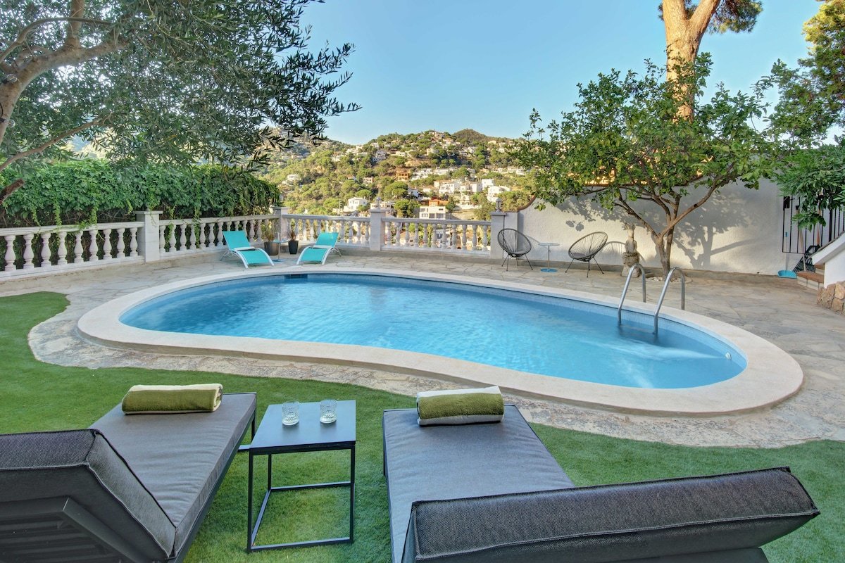 Villa Portugal with pool & mountain view gallery image 4