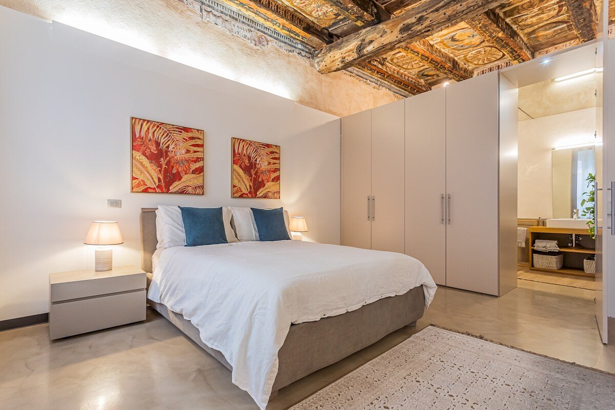 Rovelli 41 gallery image 3