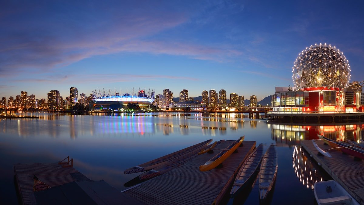 Executive Condo 3 beds 2 separate baths ac parking gallery image 2