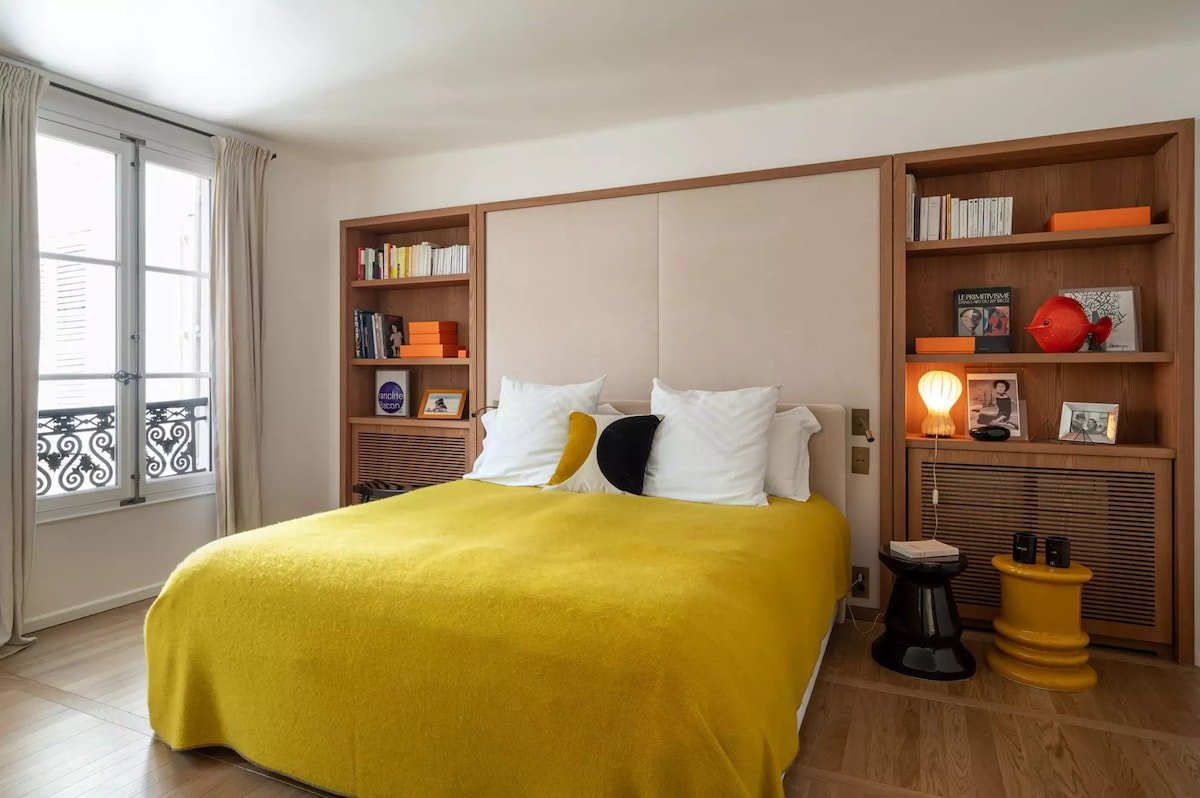 Paris Rue du Bac gallery image 3