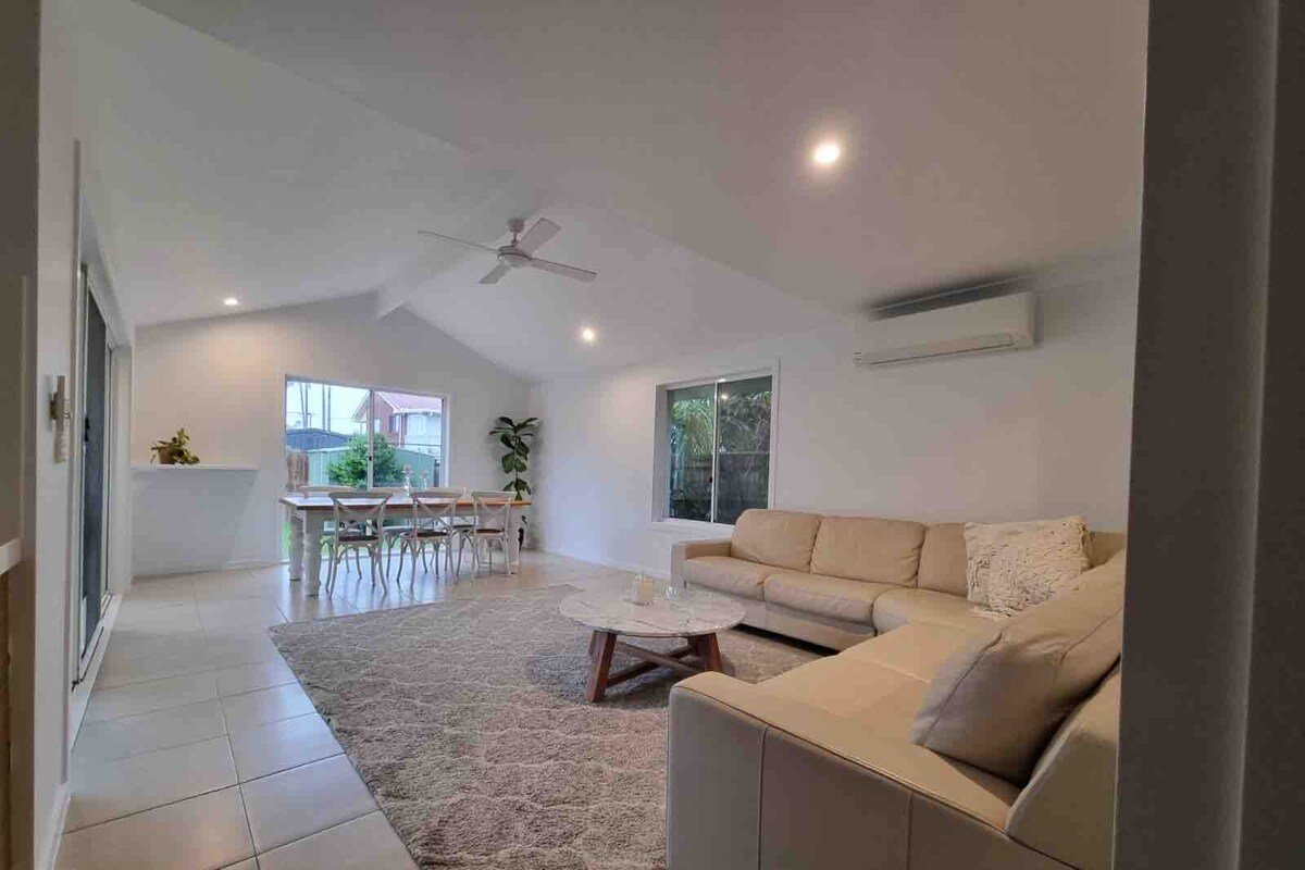 4 bedroom Beautiful Home in Lennox Head gallery image 3
