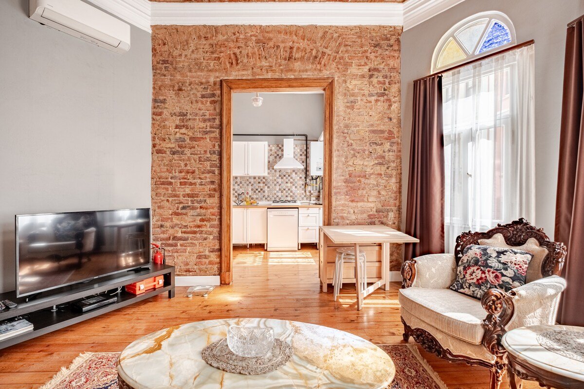 Galata Kulesine 20 adım, aynı binada 2. Ve 3.kat gallery image 5