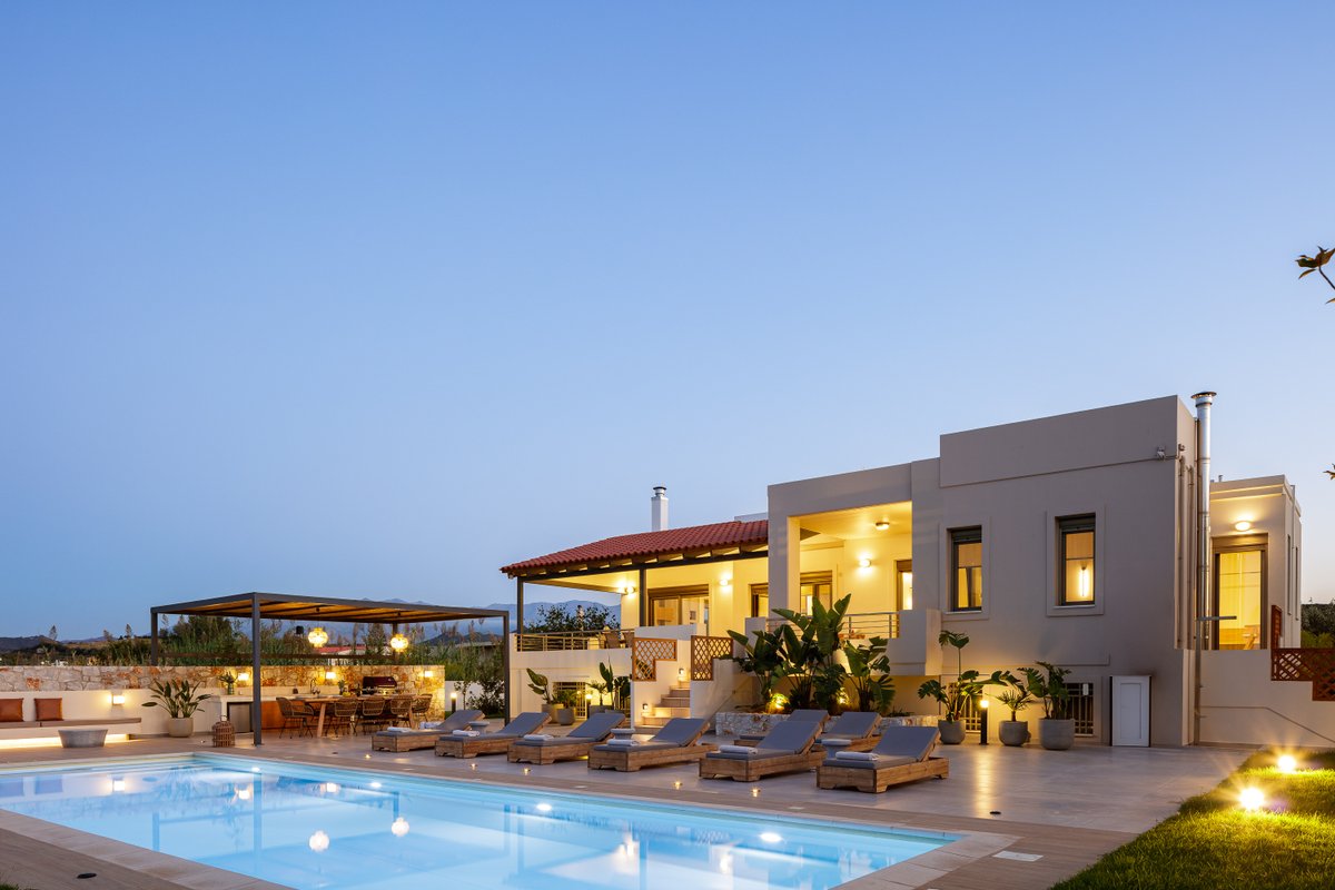 Villa Aviana,Free heated pool, BBQ,Seaview,Privacy