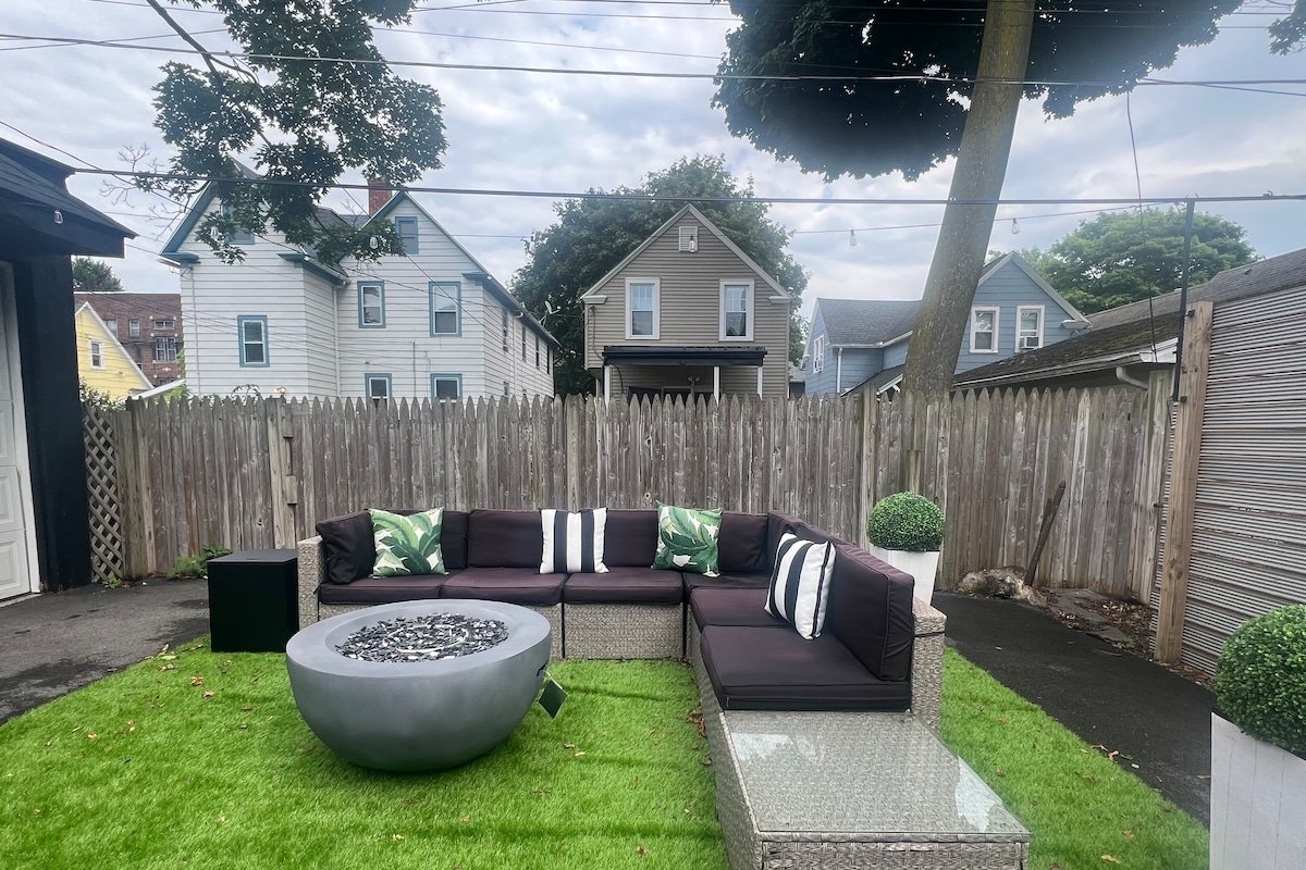 Luxurious 3 Br 2.5 Ba Prime Park Ave. Location gallery image 5