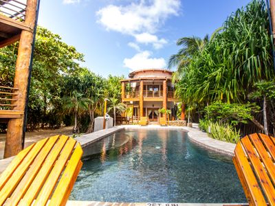 Stunning Beachfront Villa. Pool. Gourmet Kitchen.