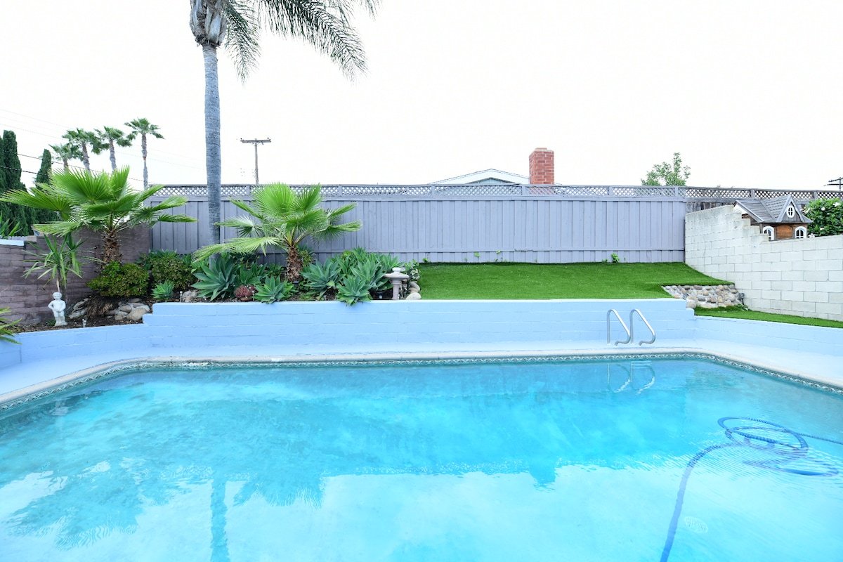 Entire home, Pool, Free Parking, BBQ, Pets allowed gallery image 2
