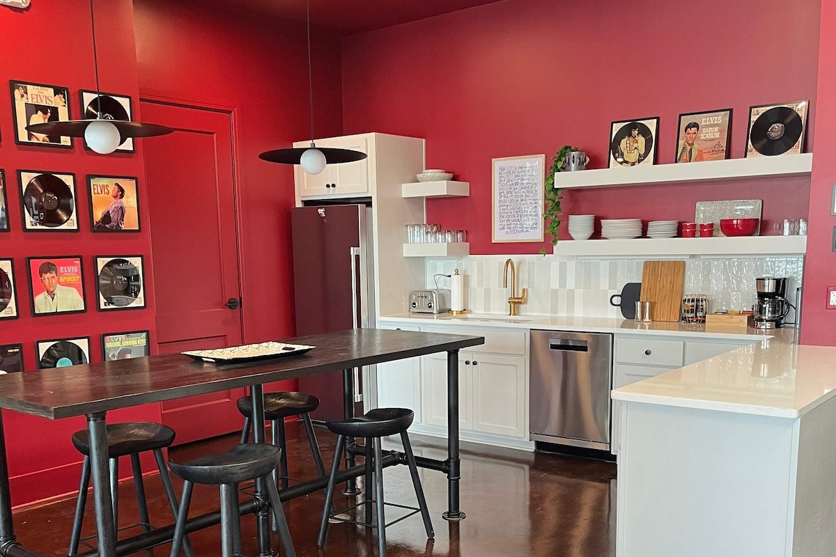 Elvis Penthouse Suite 4BR by Maddox Hotel gallery image 5