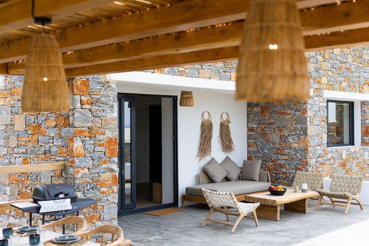 Villa Astarté, sea views, private pool and Jacuzzi gallery image 3