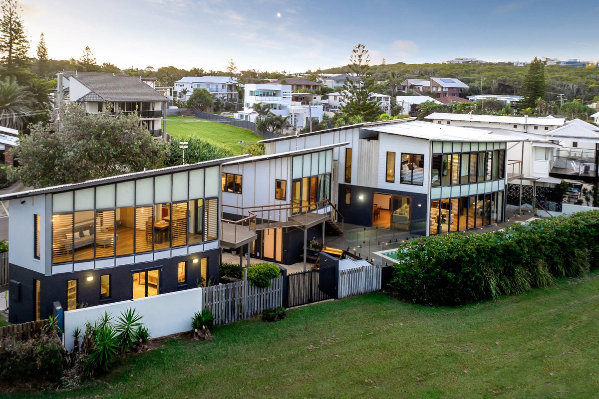 Shelly Oceanfront—Luxe Estate with Private Studio