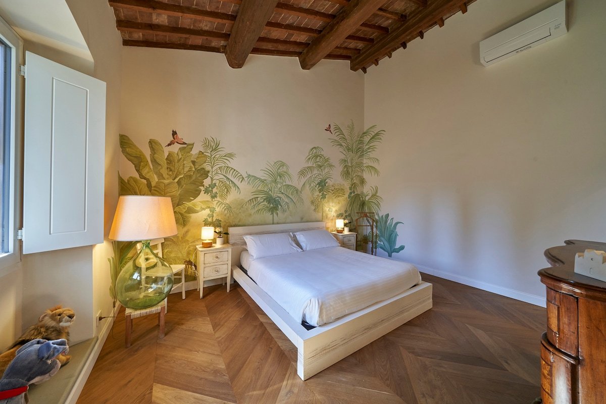 New, Bright and Luxury Apartment in Oltrarno gallery image 5