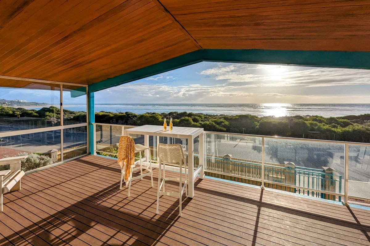 Front row views – Beach House Avalon gallery image 2