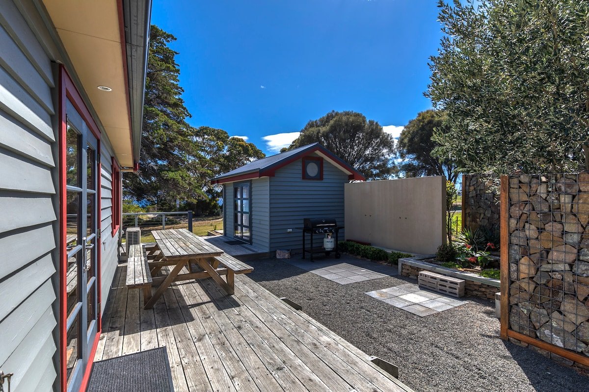 Seaside House – On Waubs Bay! gallery image 4