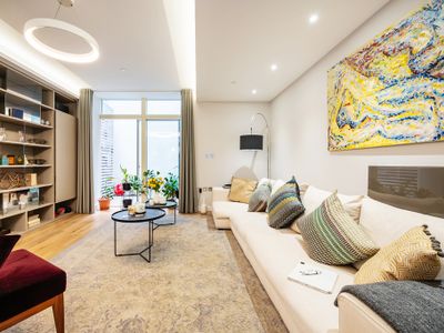 Three Bed, Luxurious Leicester Square Duplex