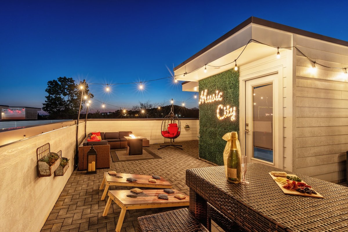 Rooftop Bliss | Karaoke, Games | Near DT Nashville gallery image 2