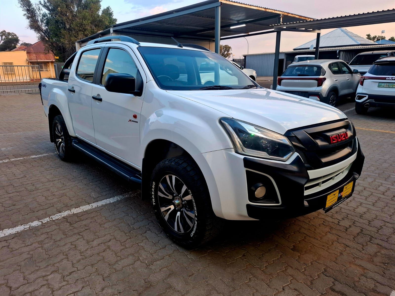 ISUZU D-MAX 250 HO X-RIDER 4X4  for Sale in South Africa