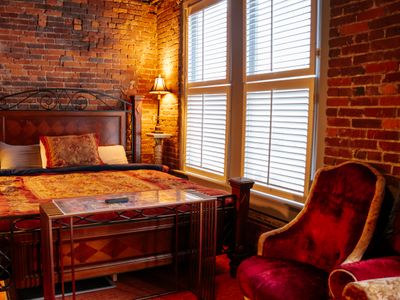 Broadway Penthouse: Stadium View