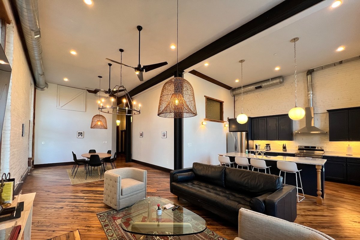 1882 Lofts – 202 – Downtown 2nd & Church gallery image 3