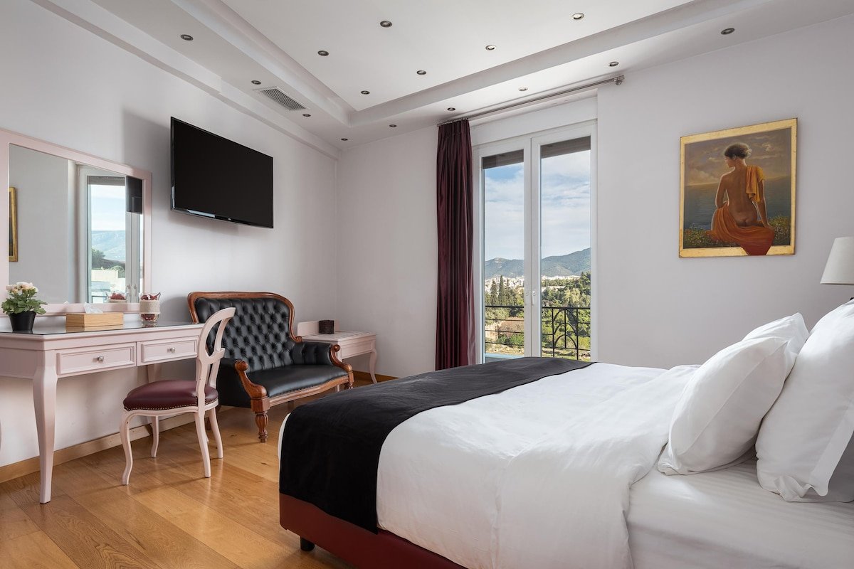 Acropolis Elegant Penthouse gallery image 4