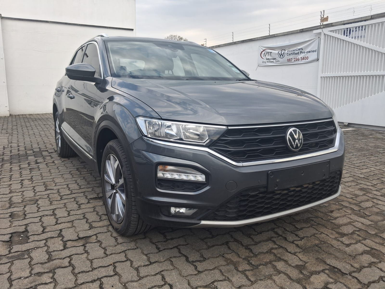 VOLKSWAGEN T-ROC 1.4 TSI DESIGN TIPTRONIC for Sale in South Africa