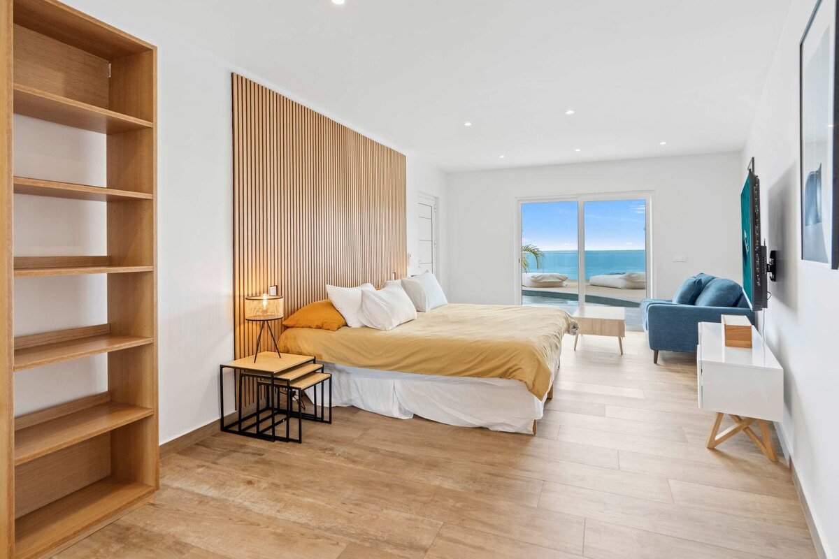 Almaro gallery image 3