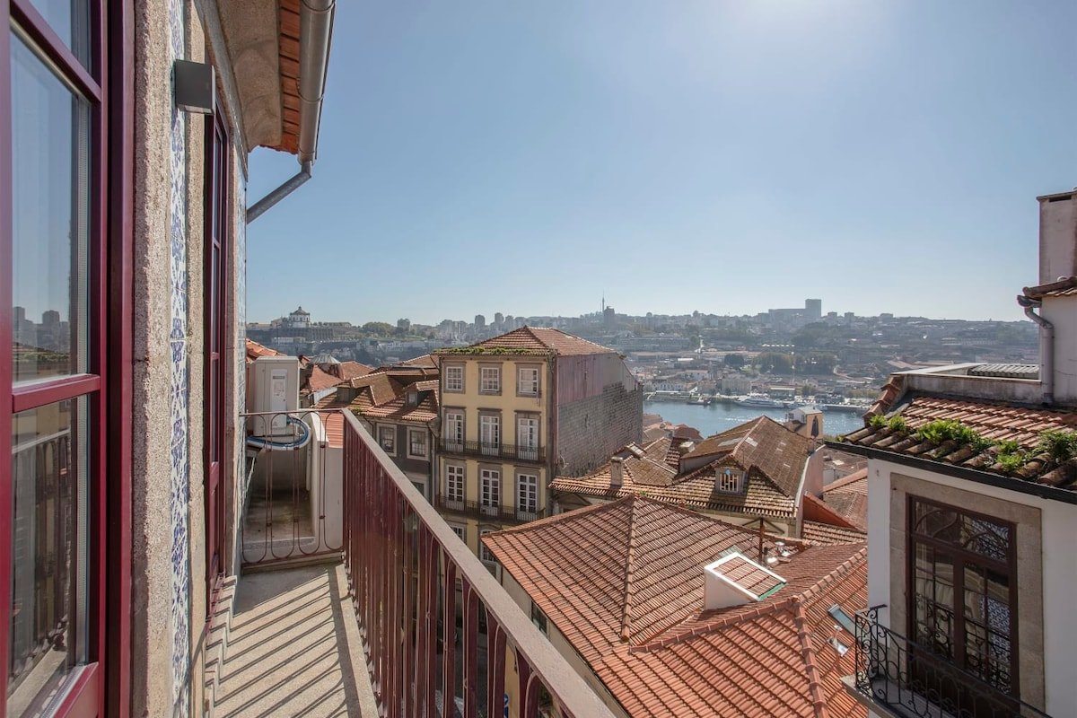 Liiiving in Porto – Ribeira Vintage View gallery image 2