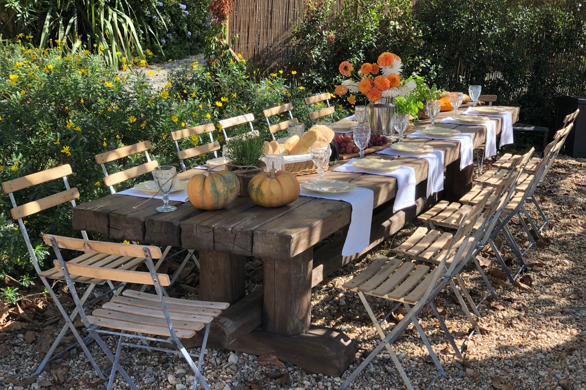 Courtyard villa with fireplace, pool in nature