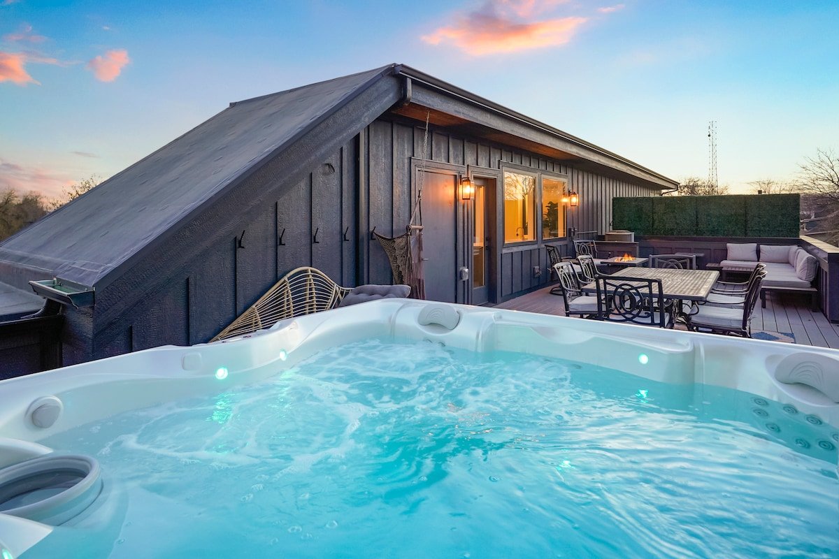 “Heart of the Highlands” HOT TUB PETS 420 friendly gallery image 2