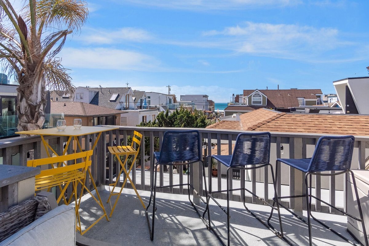 Oceanview 3BR Home | Rooftop, FirePit, Steps2Ocean gallery image 4
