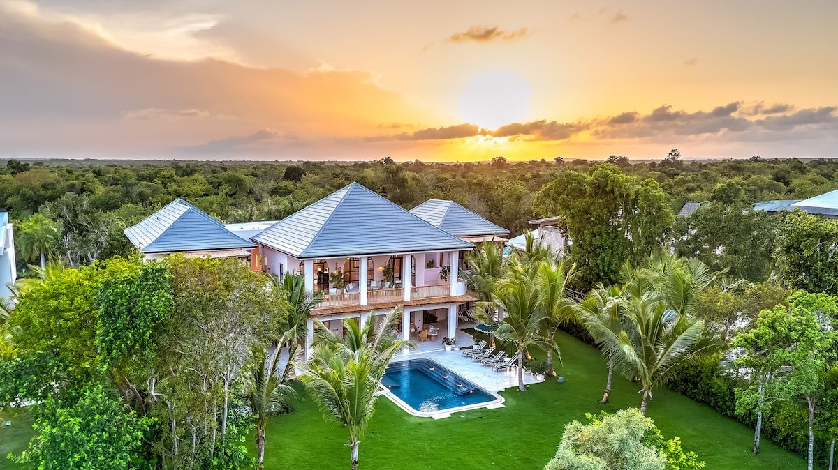 Hacienda La Paloma – Luxurious Tropical Retreat