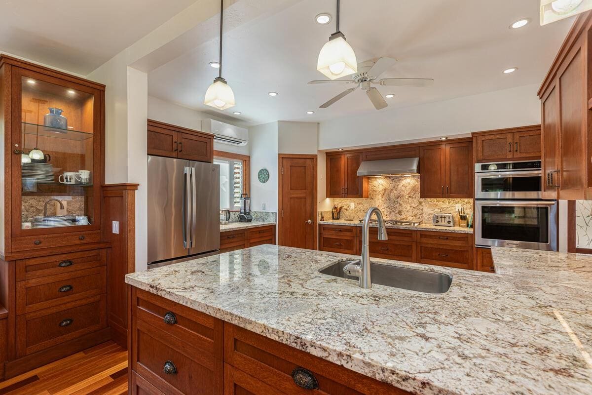 Mele Olina, Private Home-golf Course & Ocean View gallery image 4