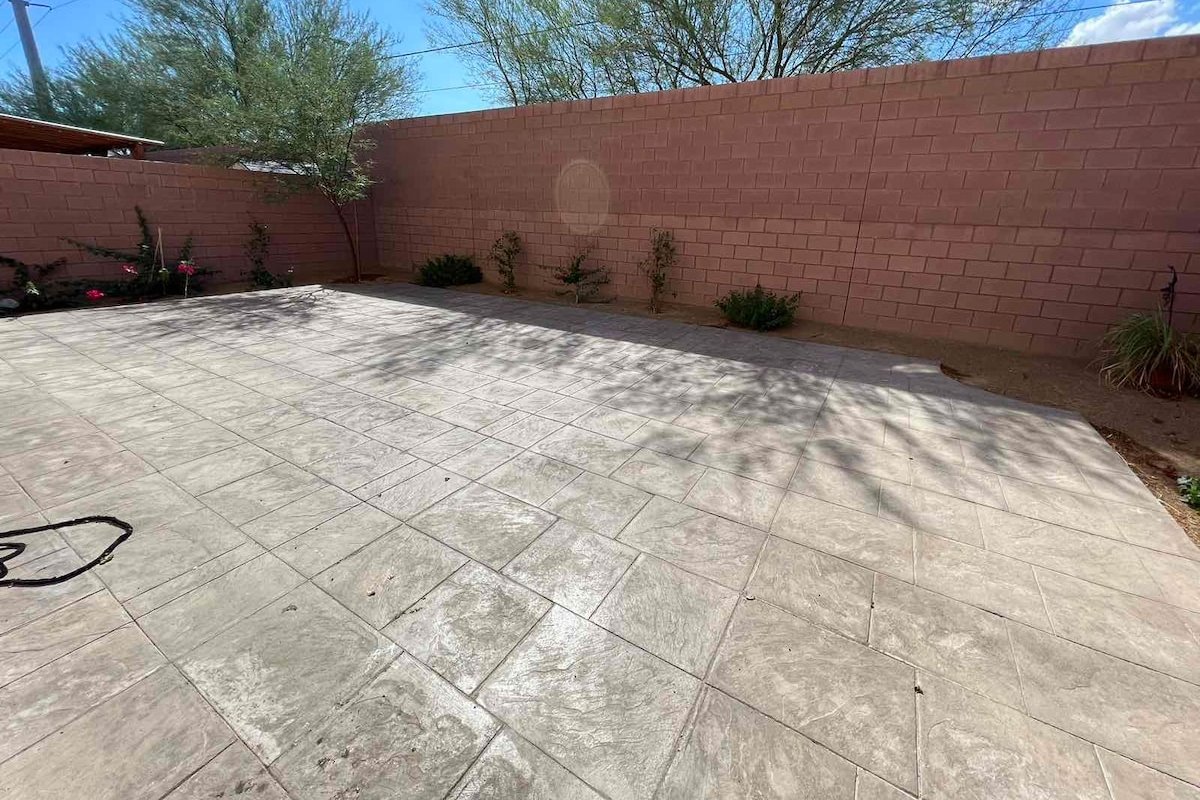 #65 Cheerful Tri-Level 6BD 4K+ SQFT Arcade Games gallery image 4