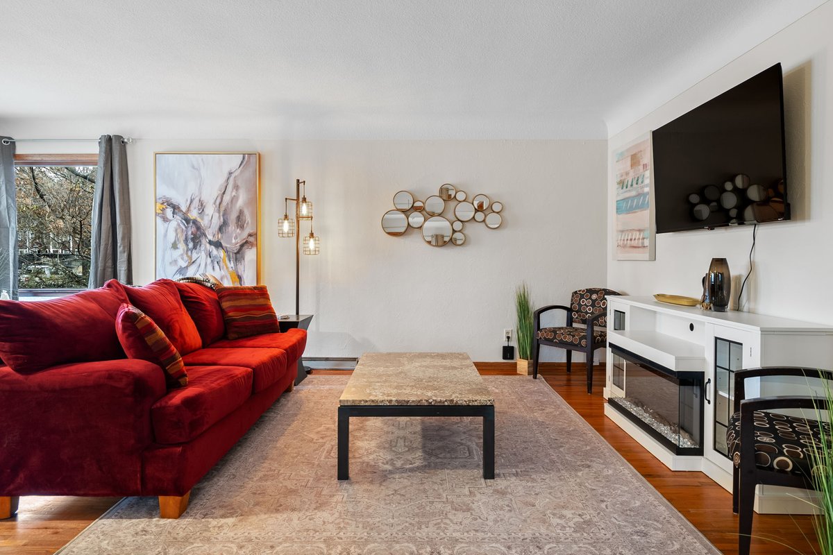 Cozy Home on Convenient Summit Ave