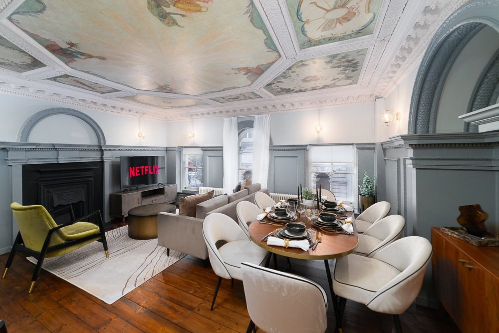 Trafalgar Square entire HOUSE 4 Bedrooms Lux gallery image 2