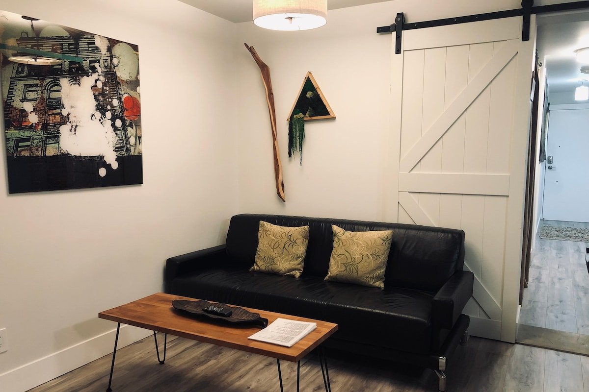 Kensington-Cedar Cottage Private Suite & Entrance gallery image 4